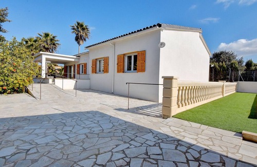 Ses Cadenes Villa | Villa Maravilas 2 next to the beach with private pool and garden