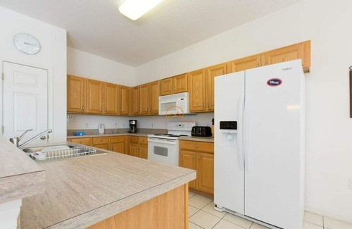 Highgate Park House | Villa Marianne, 4 BR/3BA Villa with South Facing Pool