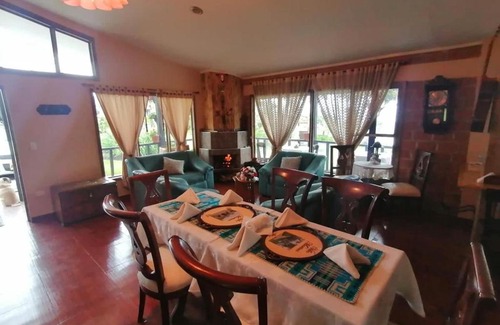 El Encano Ski Chalet | Villa Marina