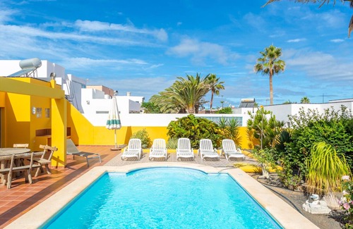 Corralejo Villa | VILLA MARIPOSA INCREDIBLE VIEWS NEXT TO THE SEA.