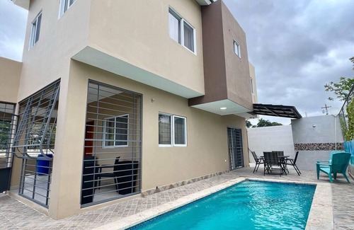 Munoz House | Villa MariposaModern&Lux Swimming Pool