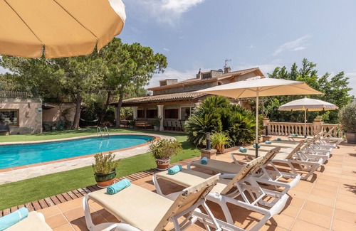 Muro Villa | Villa 'Marjals' with Private Pool, Wi-Fi and Air Conditioning