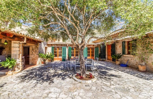 Urbanitzacio la Font Villa | Villa 'Martorell' with Private Pool, Wi-Fi and Air Conditioning