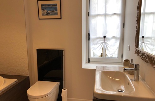 Amboise House | Villa Mary