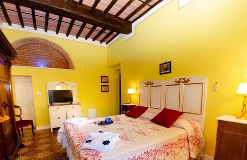 Uzzano Villa | Villa Massimiliano