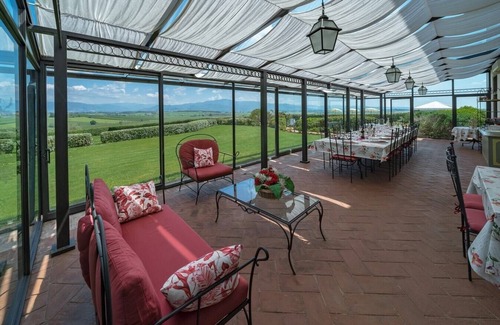 Le Piazze Villa | Villa Meraviglia - private villa ideal for large groups
