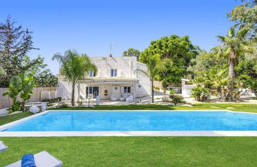 Santa Maria del Focallo Villa | Villa Mediterraneo by Villa Plus
