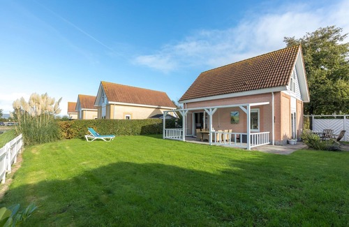 Kamperland Villa | "Villa Meerchen", Villa mit überdachter Terrasse, 800m vom Strand entfernt