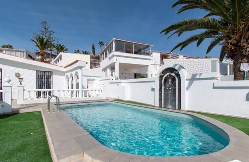 Chayofa Villa | Villa Melua Summary: