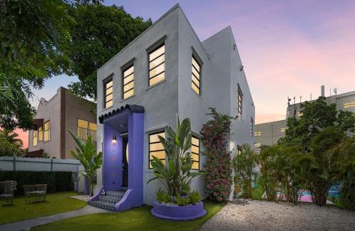 Coral Way Villa | Villa Mi Amor Walkable Pool & Games
