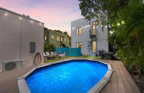 Coral Way Villa | Villa Mi Amor Walkable Pool & Games
