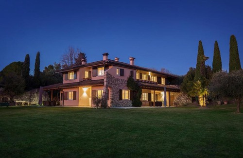 Montioni Villa | Villa Minerva