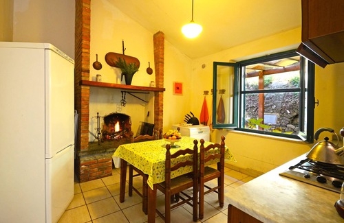 Citta della Pieve Villa | Villa Miralaghi: Huge Park, Private Heated Pool, Billiard, Lake, Playground,