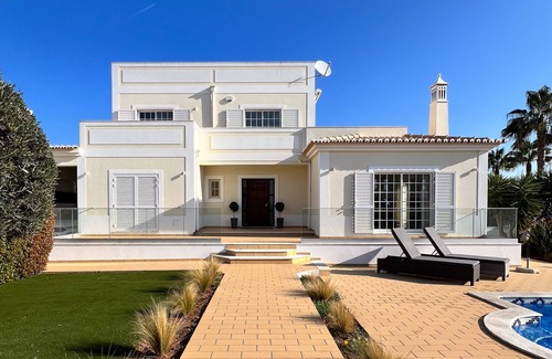 Mato Serrao House | Villa Mirante with sea view and heated pool