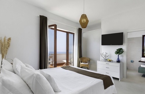 Sirenuse Villa | Villa Mistica, few steps away from sea