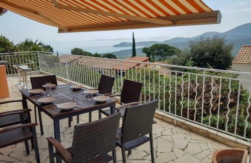 La Croix-Valmer House | Villa mit großartigem Panoramablick auf das Meer und direkt am Pool