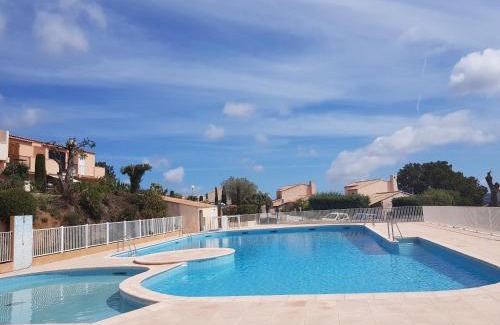 La Croix-Valmer House | Villa mit großartigem Panoramablick auf das Meer und direkt am Pool