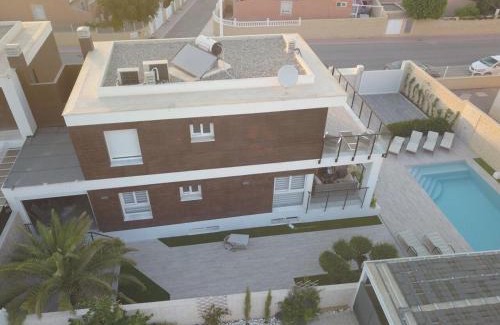 Puerto Marino Villa | Villa Mondrian