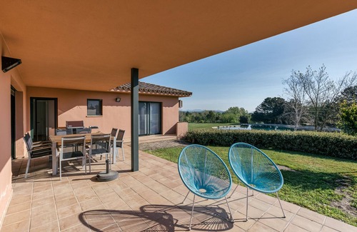Navata Villa | Villa 'Monique' with Mountain View, Wi-Fi and Air Conditioning