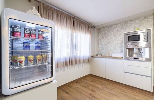 Montalvo Villa | VILLA MONTALVO BEACH SANXENXO-HEATED SWIMMING POOL