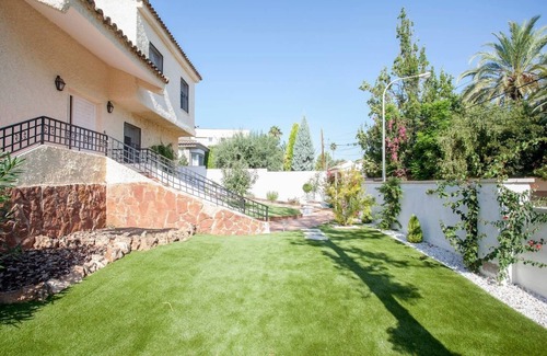 Riba-roja de Turia Villa | Villa Montealcedo