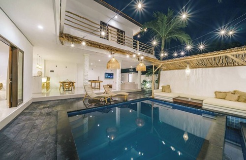 Batu Bolong Villa | ★ VILLA MOOREA : Tropical Vibes - 3 min from beach