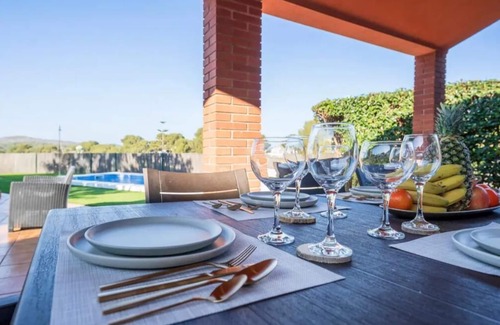 Tamarit Villa | Villa 'Mora 2 Pool Oasis' with Mountain View, Wi-Fi and Air Conditioning