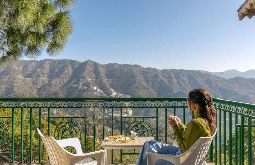 Kumarhatti House | Villa Mountain Crest Kasauli with Treehouse , Sundeck & Breakfast