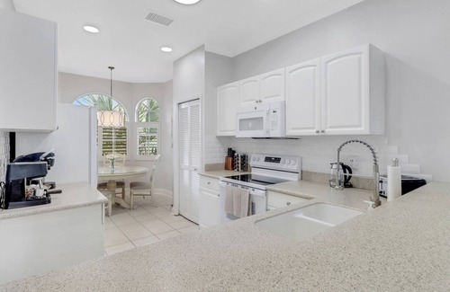 Central Naples Villa | Villa Napoli 3 bedroom Vacation dream in Naples FL