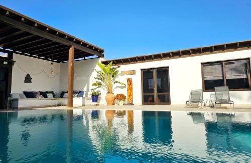 Nazaret House | Villa Nazoly, Oasis de Tranquilidad con Piscina Privada en el Corazón de Lanzarote