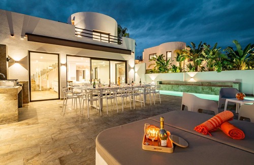 Empuriabrava Villa | Villa N°16 Luxurious comfort in the Marina