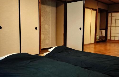Kita Ward House | Villa near Kinkakuji 金閣寺周辺 貸切町屋 無料駐車場 メルセデス貸出 Pets OK