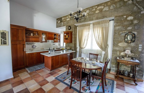 Longos House | Villa Near The Beach (125m²) 2-7 Guests