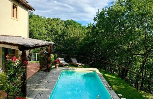 Uzzano Villa | Villa nel verde | civico 2