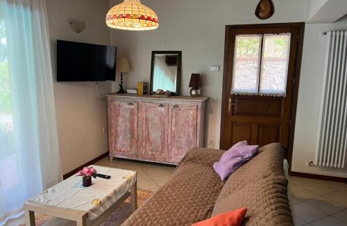 Uzzano Villa | Villa nel verde | civico 2