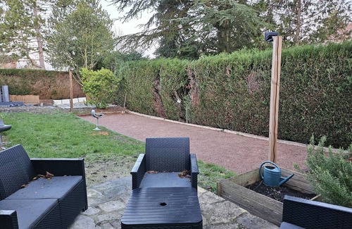 Saint-Nom-la-Breteche Villa | Villa Neuve Centre Village