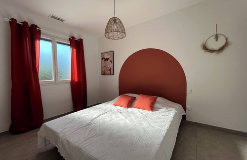 Boutenac House | Villa Neuve au Calme