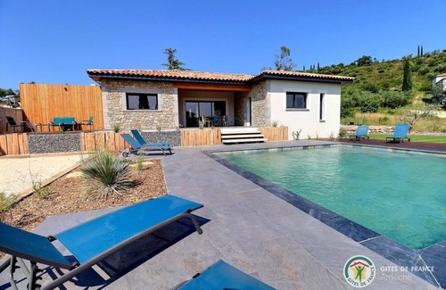 Ruoms House | Villa Neuve, Climatisée; Grande Piscine, Lieu Calme