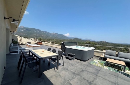 Sotta Villa | Villa Neuve DE 2024