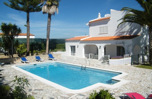 Vale de Centianes Villa | Villa next to Centeanes beach, with private pool and tennis court, wifi