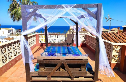 Fuengirola Villa | Villa Nirvana - Playa a 5 Min. Piscina & Parking