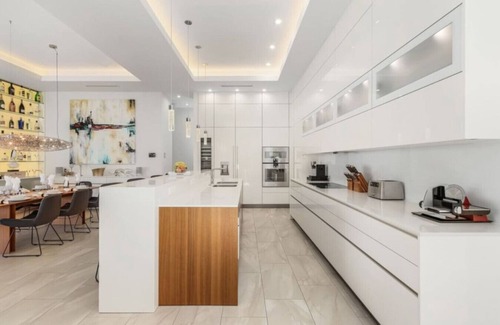 Yacht Club Villa | Villa No.1 luxurious Villa on Gulf access Canal