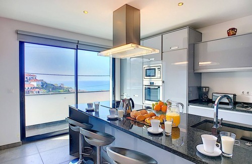 Ponta Delgada House | Villa North Sea - Three Bedroom House, Sleeps 6