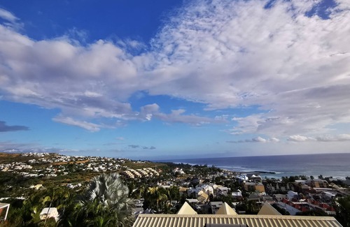 Saint-Paul Villa | Villa "O'Summer" 180° view of St Gilles Les Bains