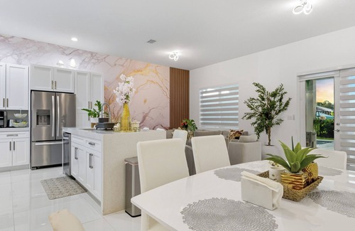 Homestead House | Villa Oasis with Heated Pool Gateway to Miami & Keys