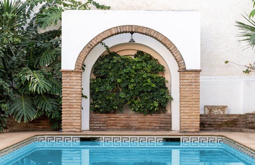 Fuengirola Villa | Villa 'Oasis' with Private Pool, Wi-Fi and Air Conditioning