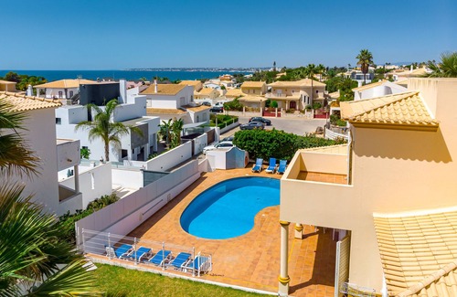 Gale Villa | Villa Ocre, with 4 bedrooms & just 500 mts from Gale beach