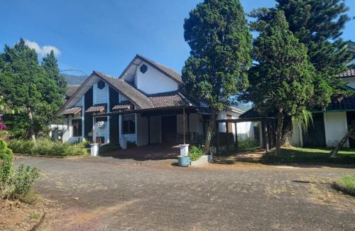 Cipanas Villa | Villa Oma Bougenville 2