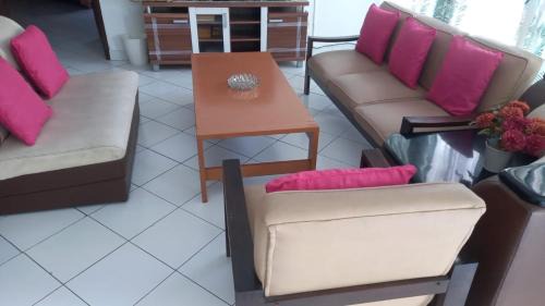Cipanas Villa | Villa Oma Bougenville 2