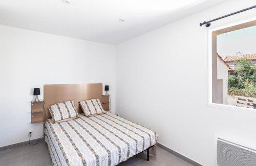 Saint-Mitre-les-Remparts Villa | "Villa One" 80 m2 avec Jacuzzi